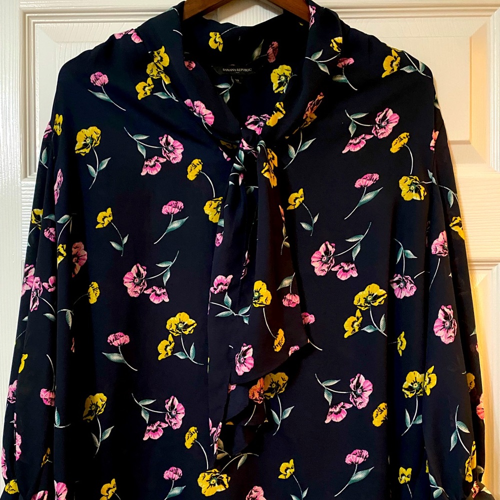 XL Banana Republic Navy Blouse
